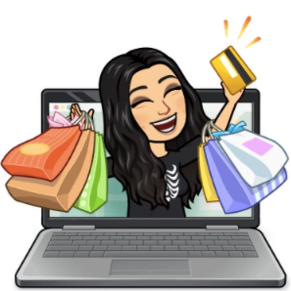 Meet your Posher, Rochelle🦇 - Picture 2 of 2